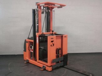 Préparateur de commandes à nacelle élevable OMG 602