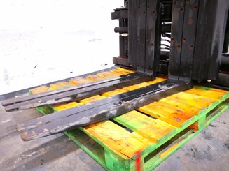 Mono multi fourches 2 palettes Caterpillar 4000
