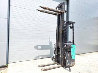 Gerbeur porté debout Caterpillar NSR16N
