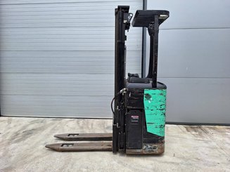 Gerbeur porté debout Caterpillar NSR16N