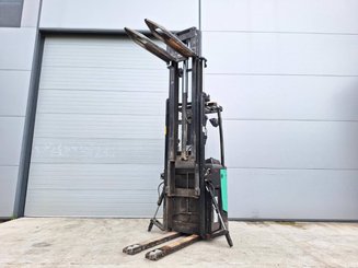 Gerbeur porté debout Caterpillar NSR20N