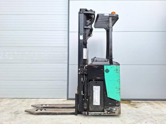 Gerbeur porté debout Caterpillar NSR20N