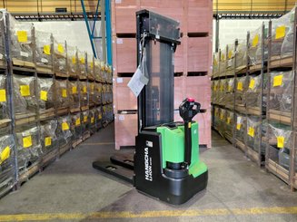 Gerbeur accompagnant Hangcha CDD16-XT1-SI