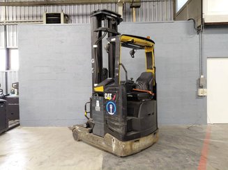 Chariot à mât rétractable Caterpillar NR14N