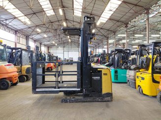 Préparateur de commandes à nacelle élevable Caterpillar NOH10N