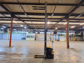 Gerbeur accompagnant Caterpillar NSP16N2