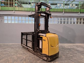 Préparateur de commandes à nacelle élevable Caterpillar NOH10N