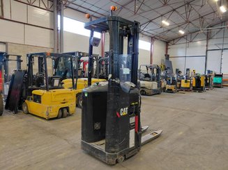 Gerbeur porté debout Caterpillar NSR16N