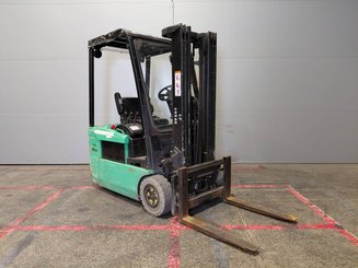 Chariot élévateur frontal 3 roues Yale ERP16 ATF
