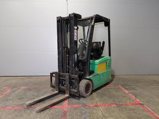 Chariot élévateur frontal 3 roues Yale ERP16 ATF