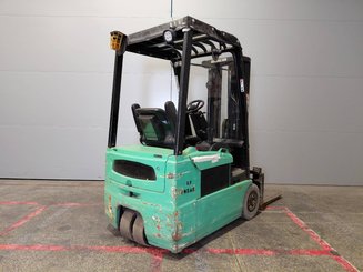 Chariot élévateur frontal 3 roues Yale ERP16 ATF