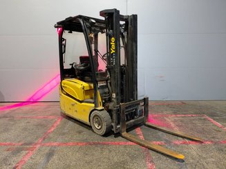 Chariot élévateur frontal 3 roues Yale ERP16VT SWB
