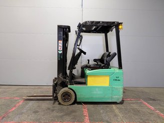 Chariot élévateur frontal 3 roues Yale ERP16 ATF