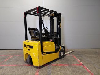 Chariot élévateur frontal 3 roues Yale ERP15VC