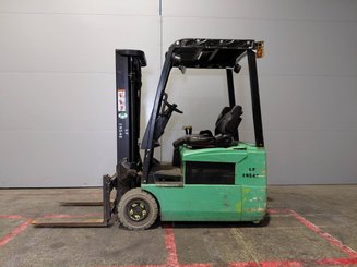 Chariot élévateur frontal 3 roues Yale ERP16 ATF
