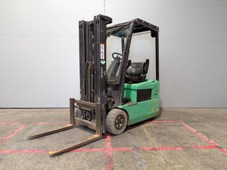 Chariot élévateur frontal 3 roues Yale ERP16 ATF