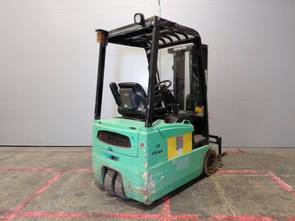 Chariot élévateur frontal 3 roues Yale ERP16 ATF
