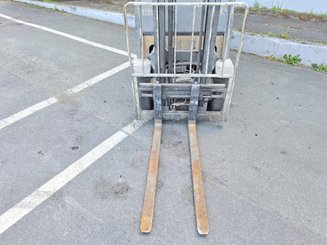 Chariot élévateur frontal 4 roues Yale GDP18VX - 8