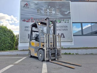 Chariot élévateur frontal 4 roues Yale GDP18VX - 1