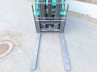 Chariot élévateur frontal 4 roues Mitsubishi FG15N - 12