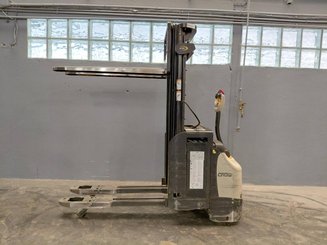 Gerbeur accompagnant Crown ESI4000-12 - 8