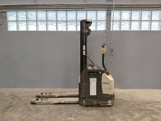 Gerbeur accompagnant Crown ESI4000-12 - 6