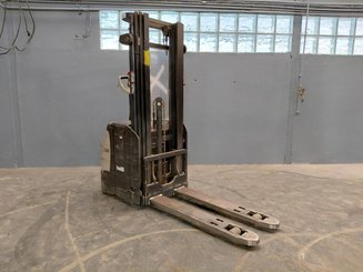 Gerbeur accompagnant Crown ESI4000-12 - 1