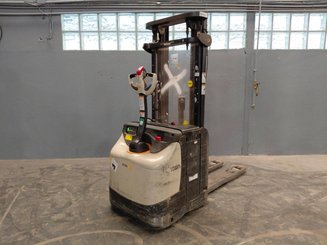 Gerbeur accompagnant Crown ESI4000-12 - 4