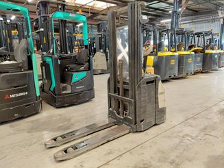 Gerbeur accompagnant Crown ESI4000-12 - 3