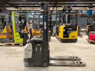 Gerbeur accompagnant Crown ESI4000-12 - 5