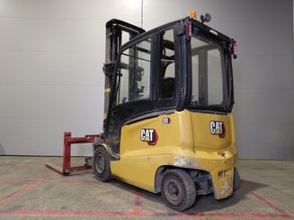 Chariot élévateur frontal 4 roues Caterpillar EP30CN - 3