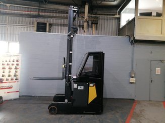 Chariot à mât rétractable Caterpillar NR20N2H