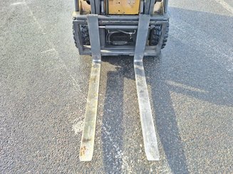 Chariot élévateur frontal 3 roues Caterpillar EP20NT