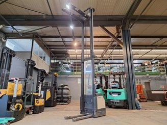 Gerbeur accompagnant Crown ES4000-1.6 - 7