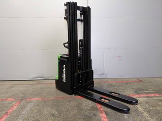 Gerbeur accompagnant Hangcha CDD16-XT1-SI