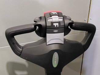Gerbeur accompagnant Hangcha CDD16-XT1-SI