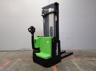 Gerbeur accompagnant Hangcha CDD16-XT1-SI