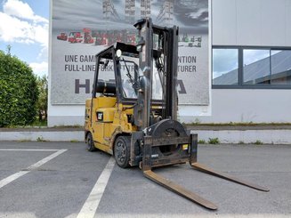 Chariot élévateur frontal 4 roues Caterpillar GC40K - 1