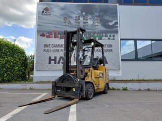 Chariot élévateur frontal 4 roues Caterpillar GC40K - 1