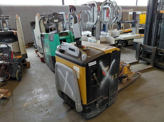 Transpalette porté debout Caterpillar NPV20N - 1
