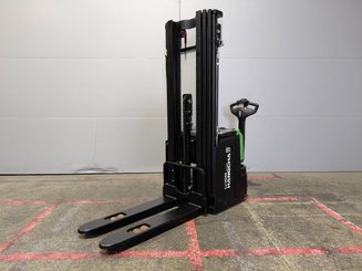 Gerbeur accompagnant Hangcha CDD16-XT1-SIL