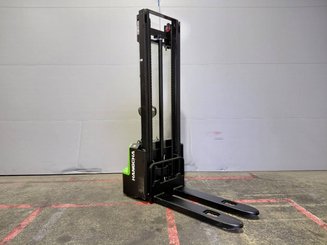 Gerbeur accompagnant Hangcha CDD12-AMC2-Li
