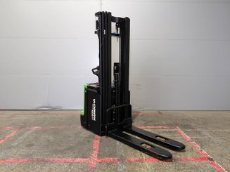 Gerbeur accompagnant Hangcha CDD16-XT1-SIL