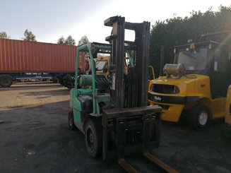 Chariot élévateur frontal 4 roues Caterpillar GP30N