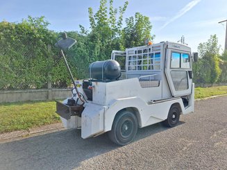 Tracteur de remorquage Charlatte TE225 - 3