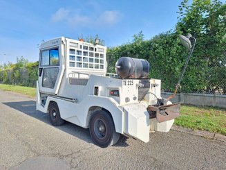 Tracteur de remorquage Charlatte TE225 - 2