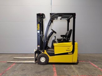 Chariot élévateur frontal 3 roues Yale ERP15VC