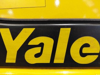 Chariot élévateur frontal 4 roues Yale GLP35VX - 9