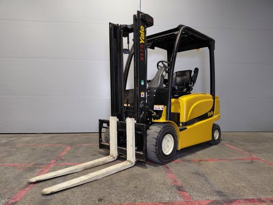 Chariot élévateur électrique Yale ERP35 VL - 1