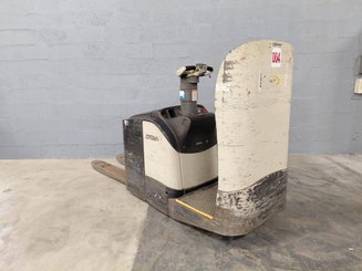 Transpalette porté debout Crown WT3040 2.00 - 5